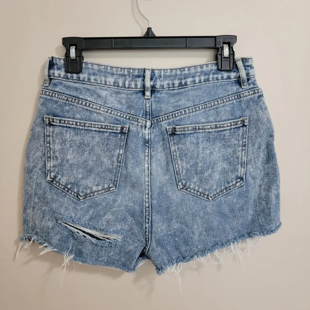 Pacsum Distressed Denim Mom Shorts Size 28 - Picture 3 of 5